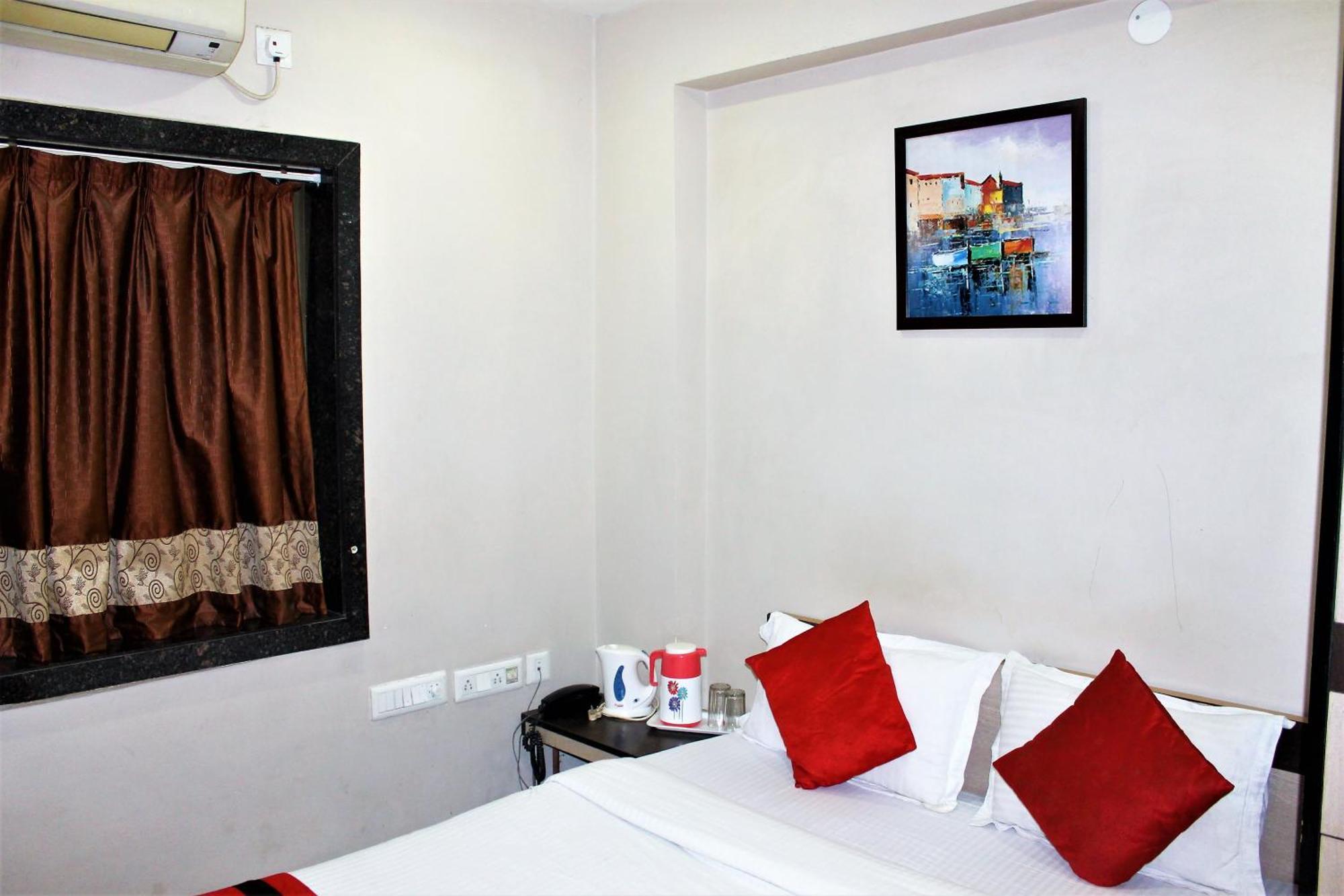 Reliable Inn Calcutta Exteriör bild